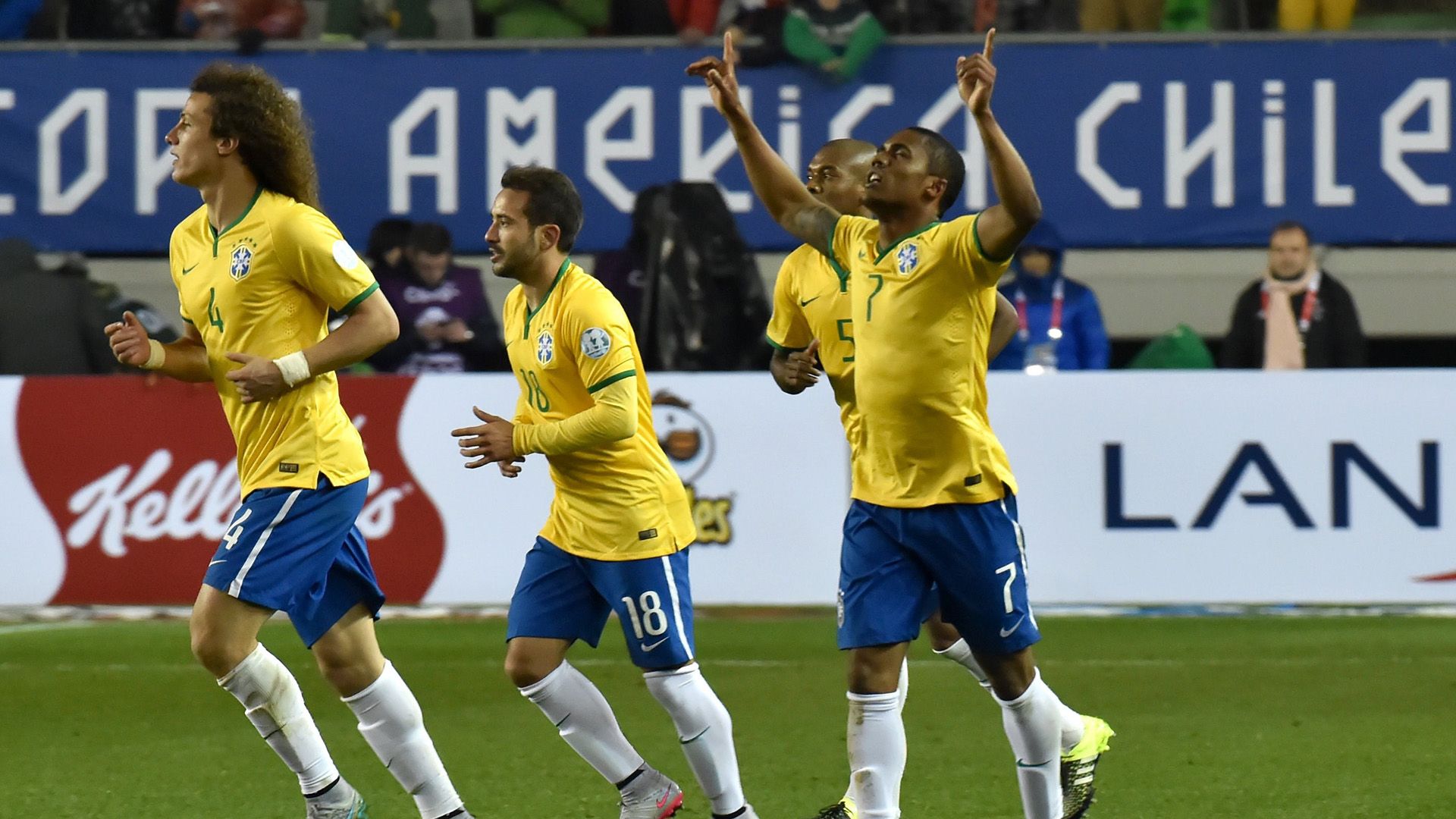 Douglas Costa Brazil Peru Copa America Temuco 14062015