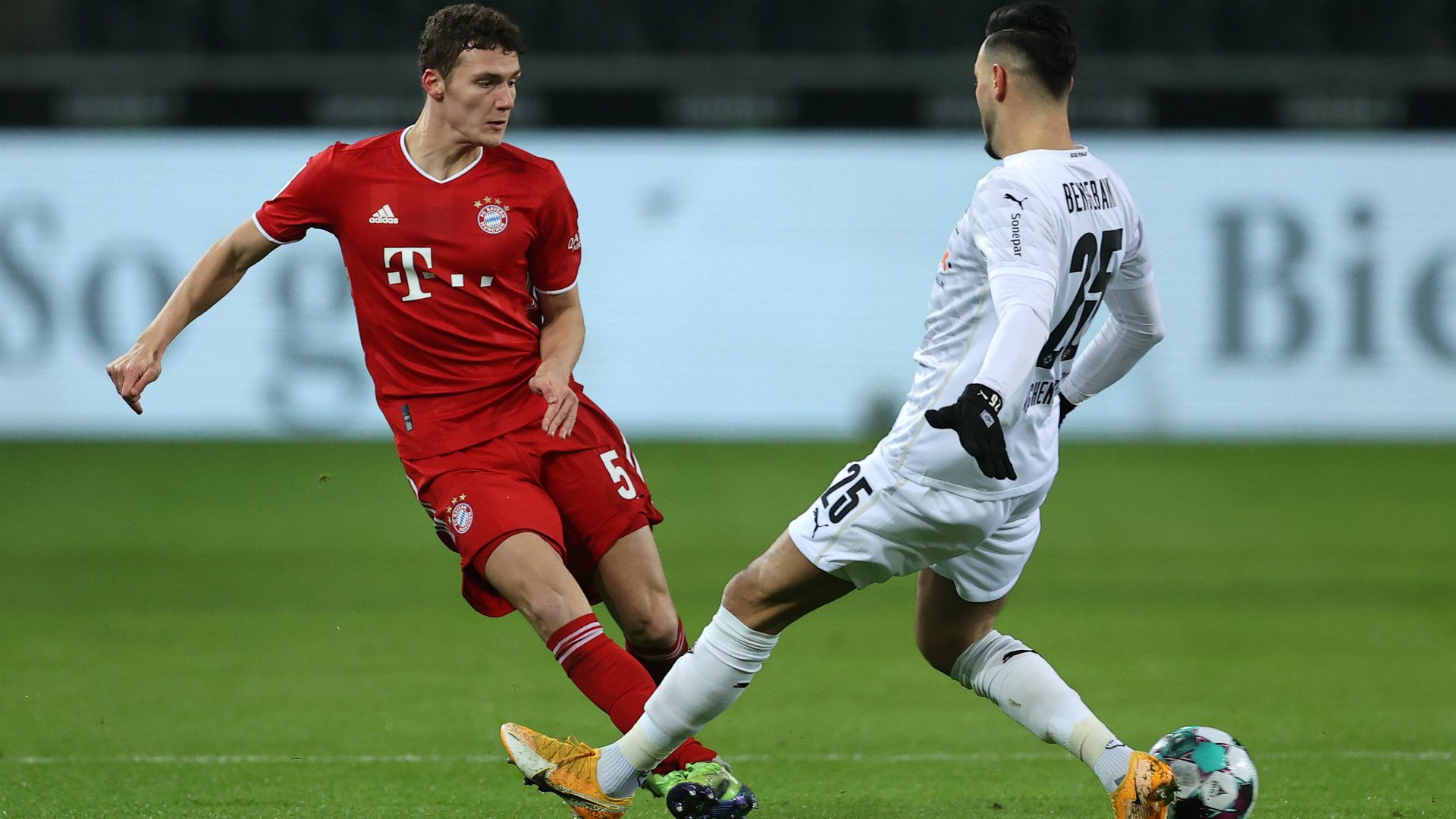 BENJAMIN PAVARD BAYERN MÜNCHEN BUNDESLIGA 08012021