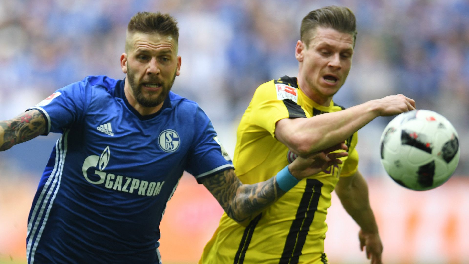 GUIDO BURGSTALLER SCHALKE LUKASZ PISZCZEK BORUSSIA DORTMUND GERMAN BUNDESLIGA 01042017