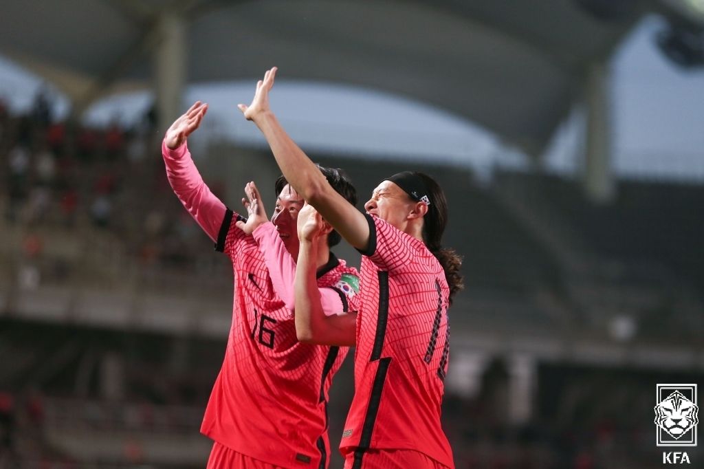 황의조 이재성 세리머니