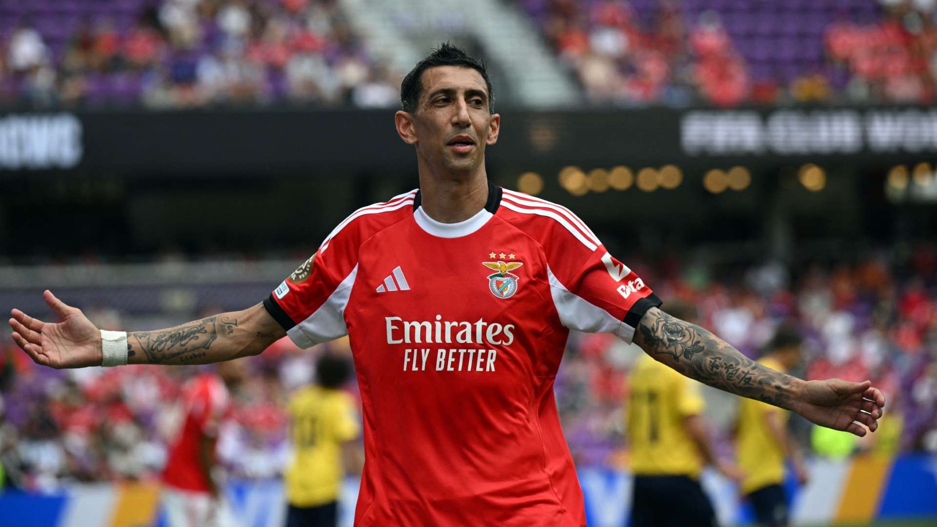 Benfica's Argentine midfielder #11 Angel Di Maria gestures