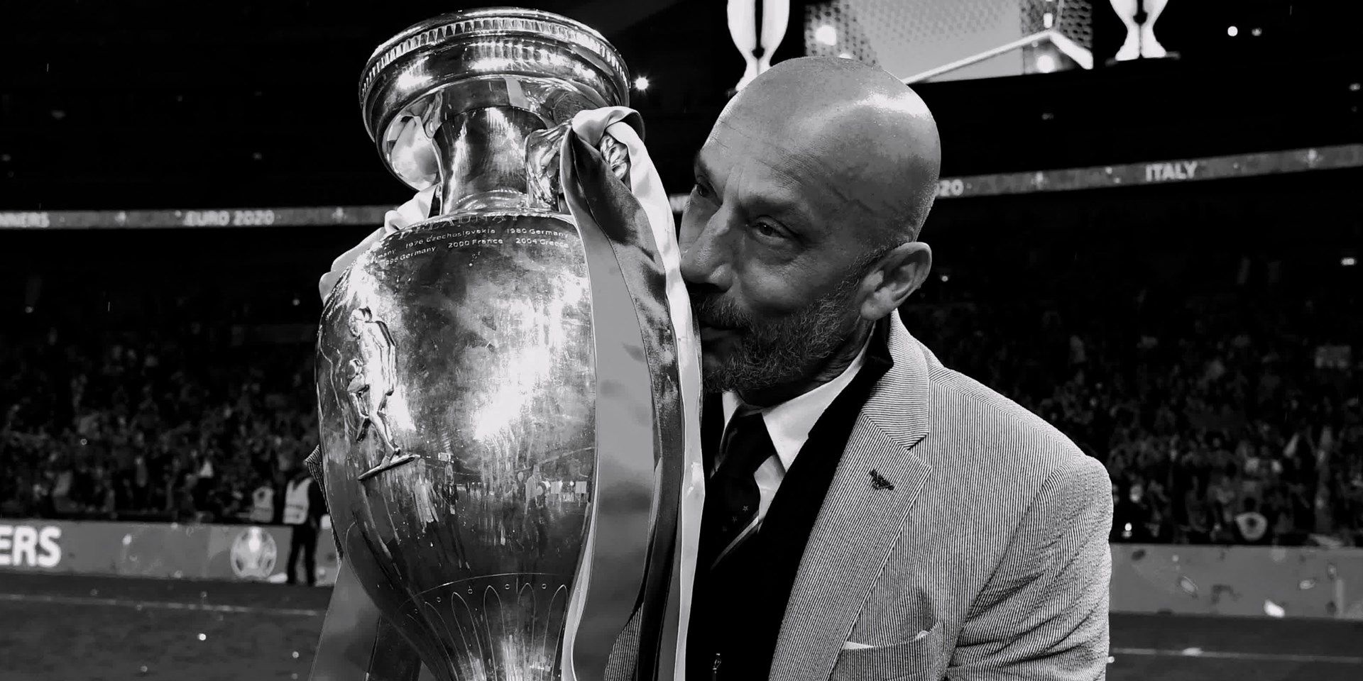 Gianluca Vialli Italy HIC 2-1