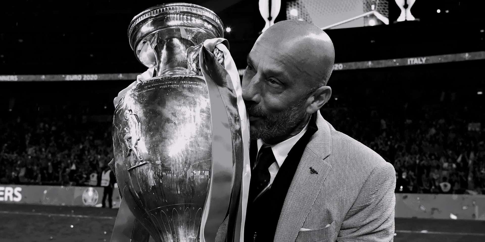 Gianluca Vialli Italy HIC 2-1