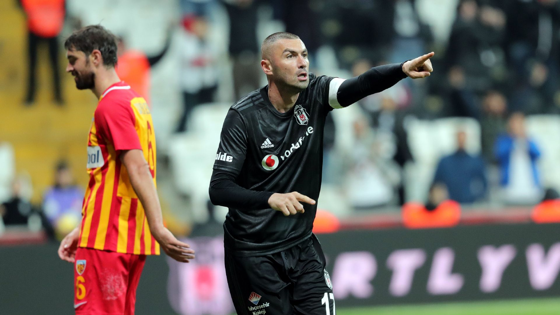 Burak Yilmaz Besiktas v Kayserispor 02122019