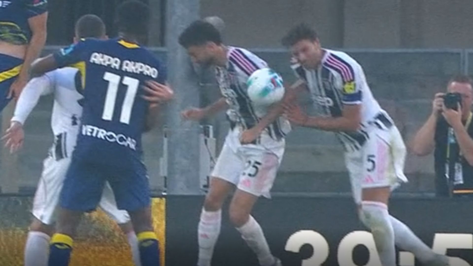 Verona-Juventus moviola, il rigore di Joao Mario, fuorigioco e cartellini:  cosa è successo al Bentegodi | Goal.com Italia