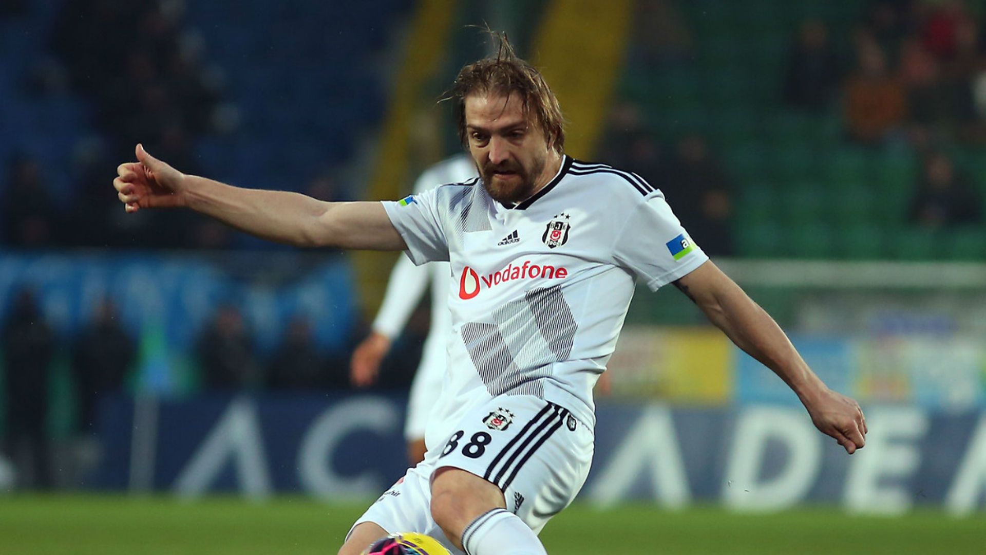 Caner Erkin Rizespor v Besiktas 02012020