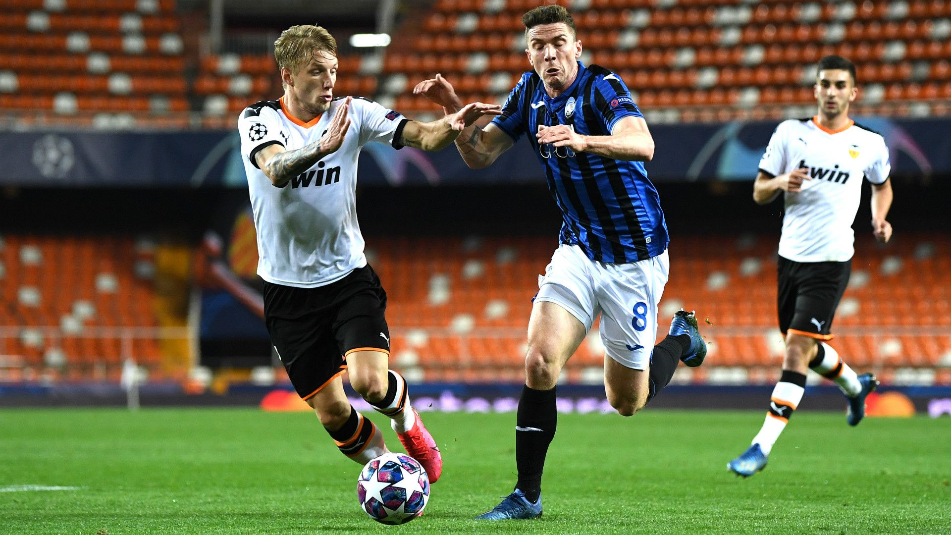 DANIEL WASS VALENCIA ROBIN GOSENS ATALANTA CHAMPIONS LEAGUE 10032020