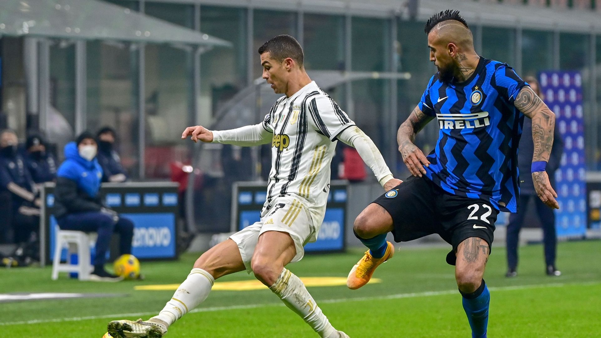 Cristiano Ronaldo - Arturo Vidal