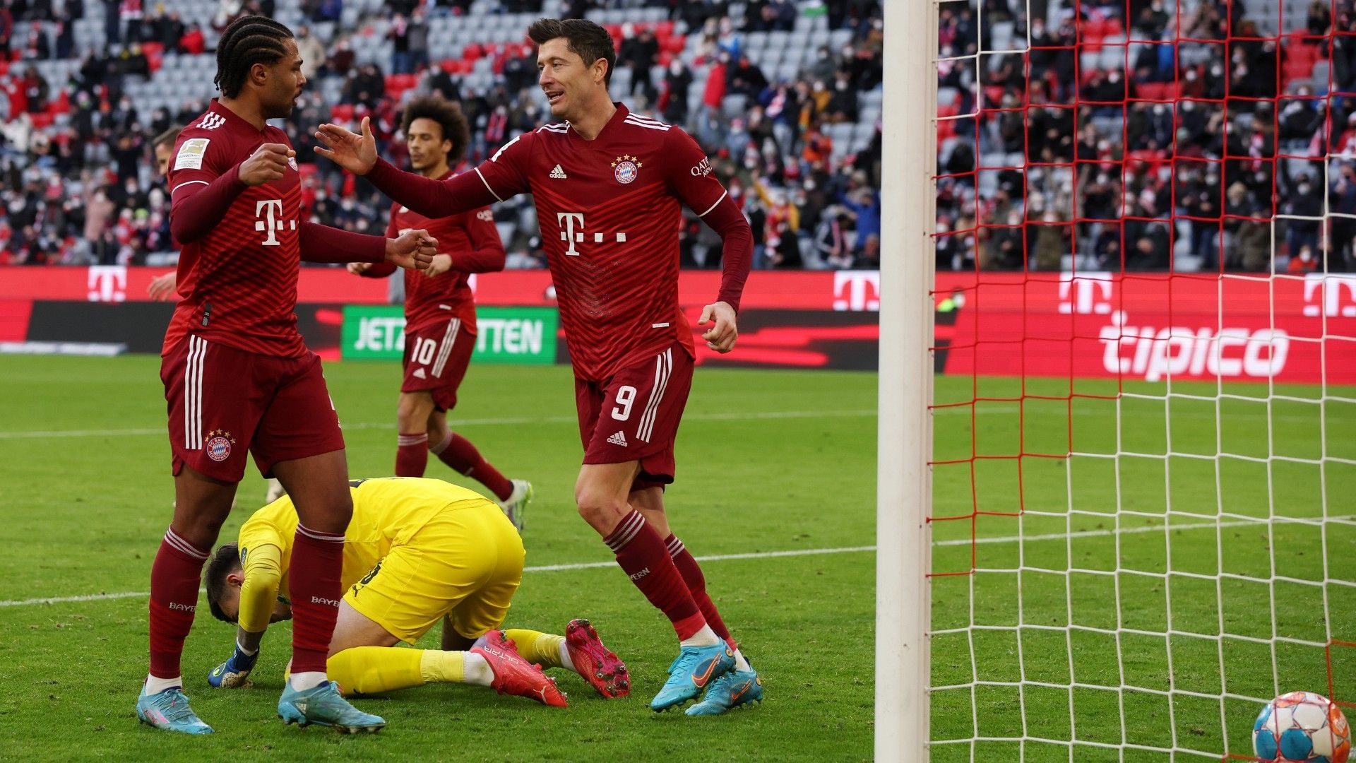 Robert Lewandowski FC Bayern Fürth Bundesliga 20022022