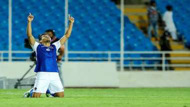 كارلوس إدواردو - الهلال