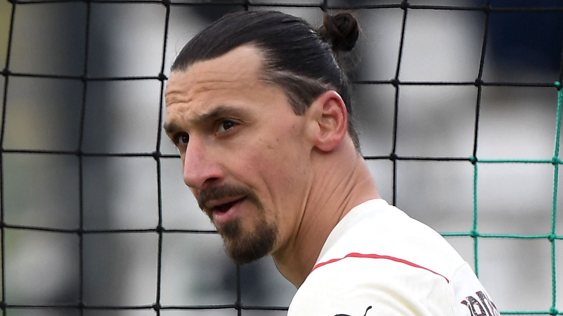 Zlatan Ibrahimovic, AC Milan away 2021-22