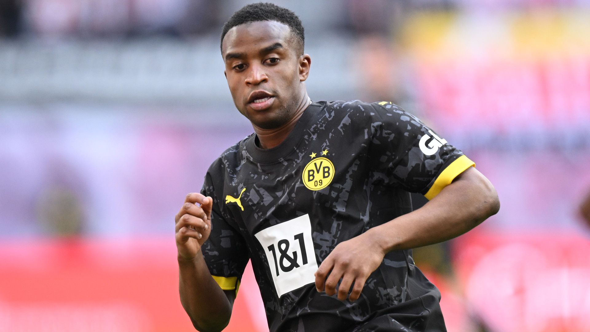 YOUSSOUFA MOUKOKO BORUSSIA DORTMUND