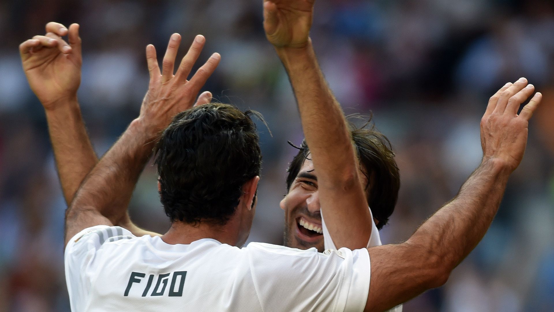 Figo Raul Corazon Classic Match Real Madrid