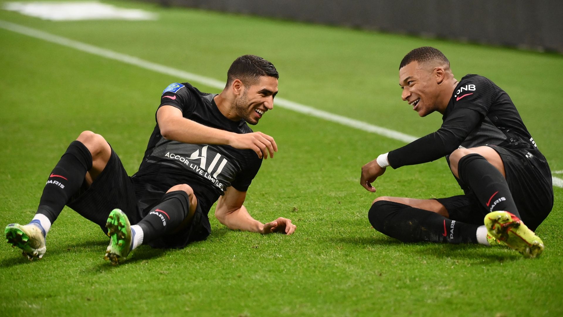  Kylian Mbappé y Achraf Hakimi