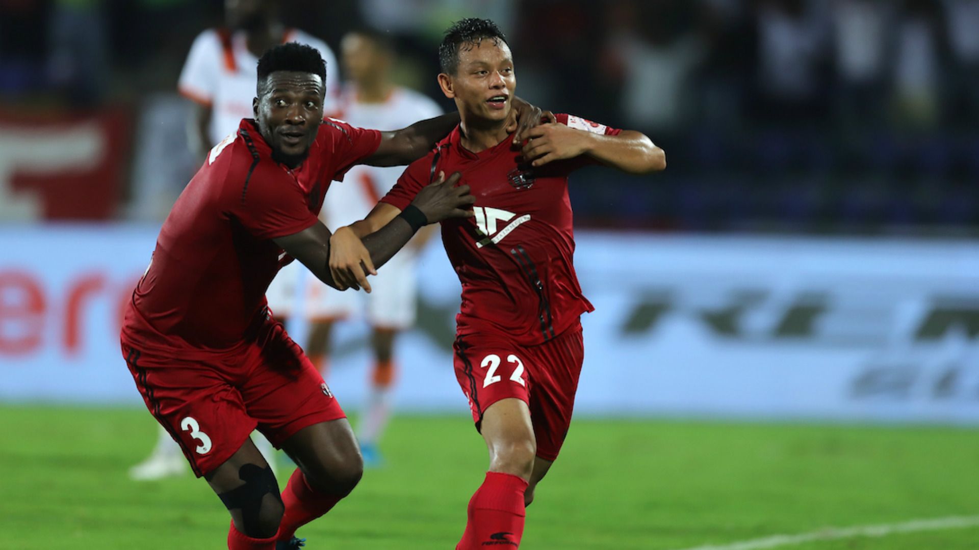 Asamoah Gyan Redeem Tlang NorthEast United FC Goa ISL 6