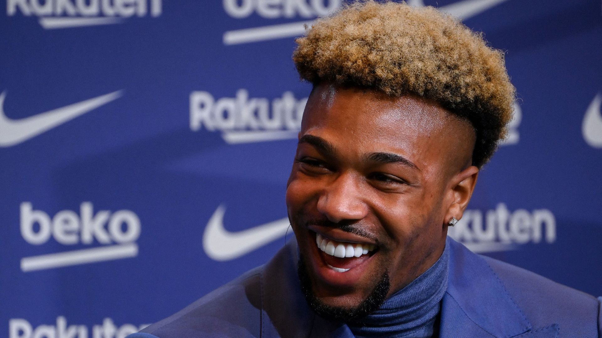 ADAMA TRAORE BARCELONA 