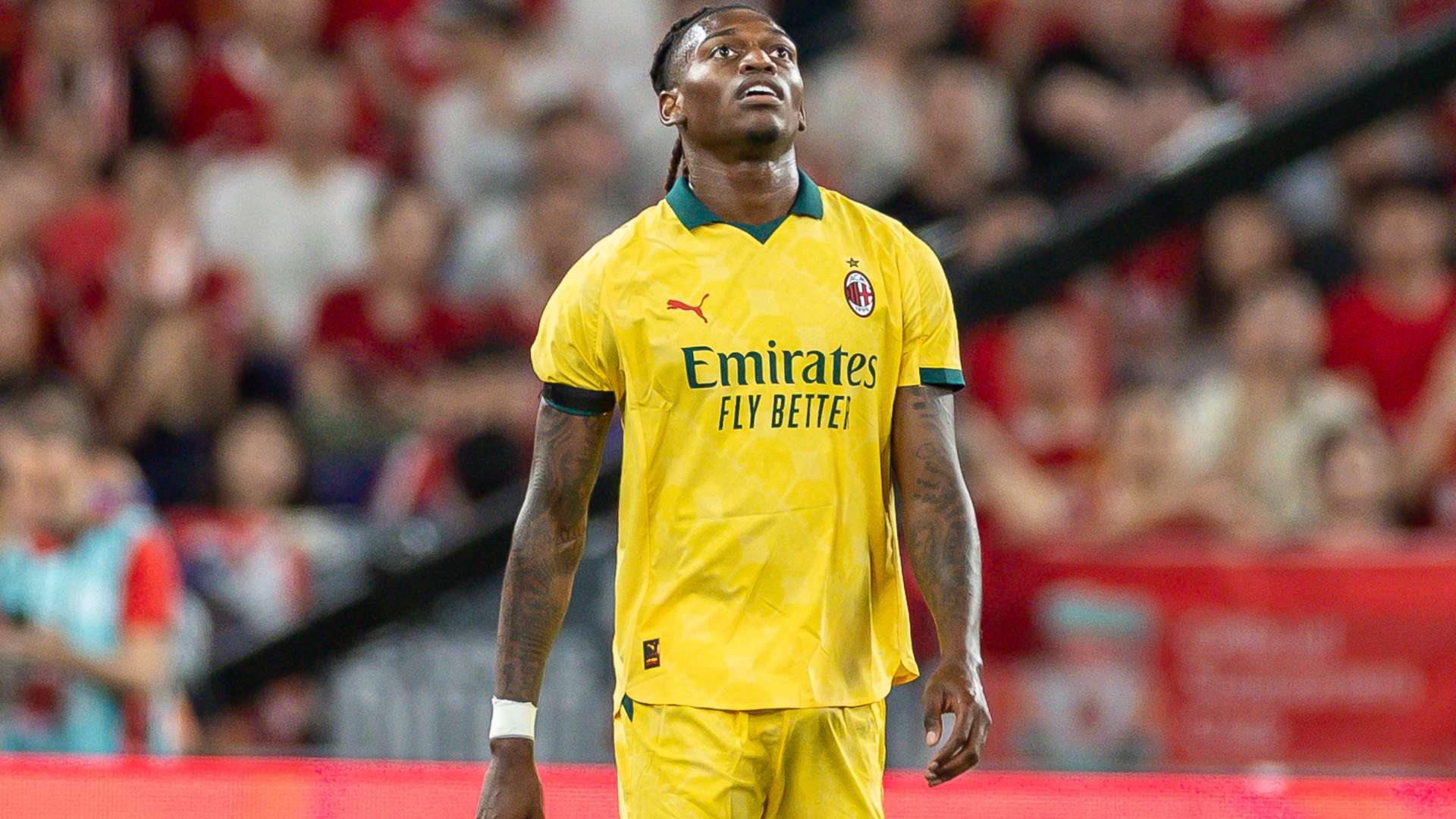 Leao Milan maglia gialla