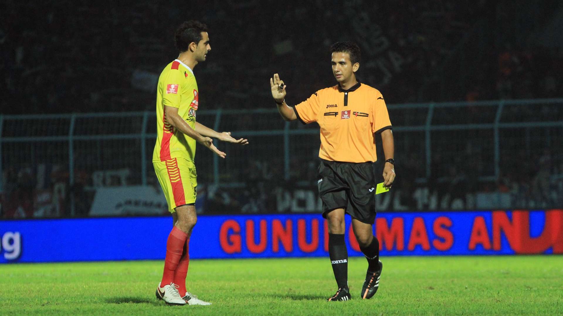 Thoriq Alkatiri Wasit & Otavio Dutra - Bhayangkara Surabaya United