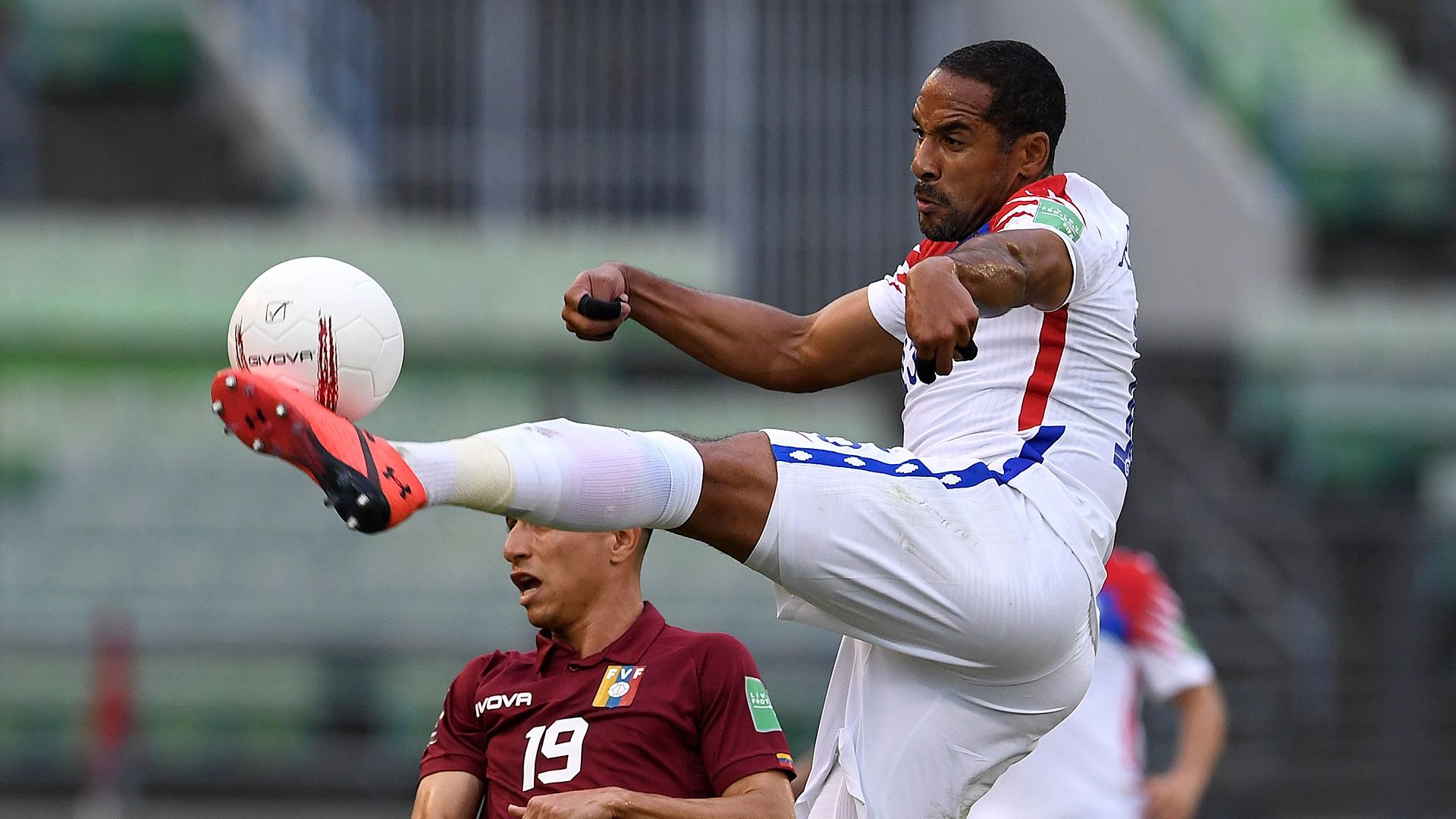 Jean Beausejour Venezuela Chile 171120