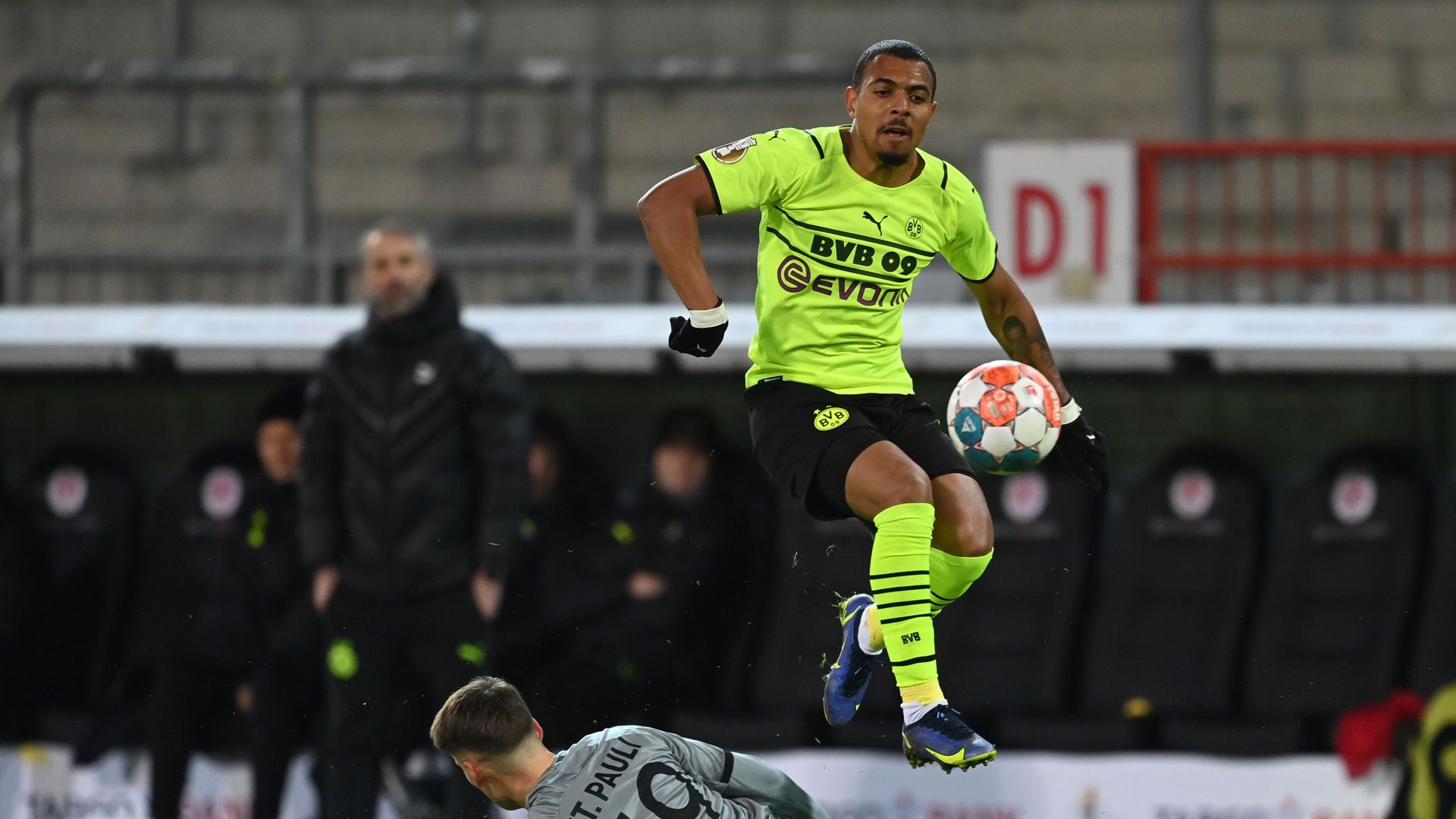 Donyell Malen Borussia Dortmund St. Pauli 0122