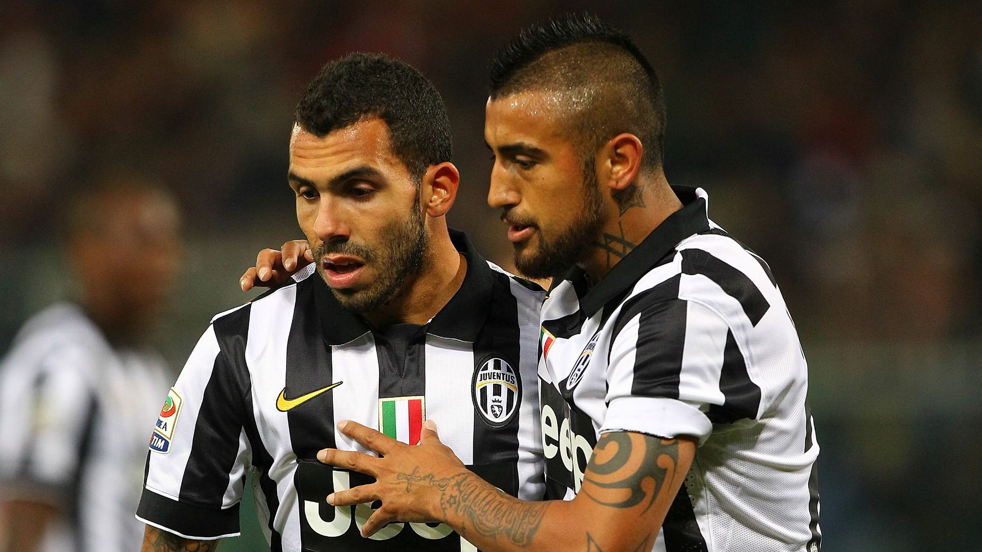 Carlos Tevez - Arturo Vidal