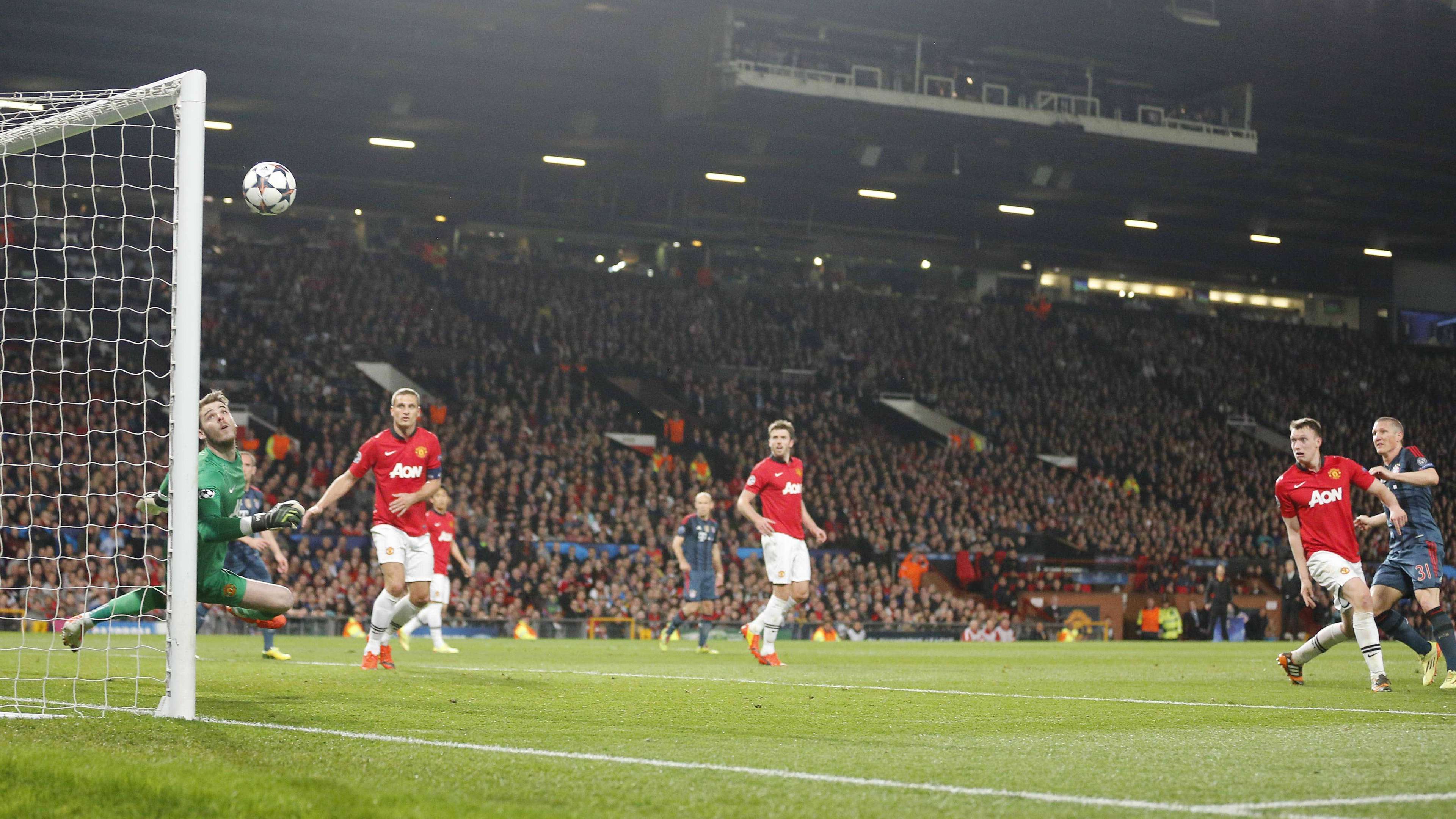 GER ONLY Bastian Schweinsteiger dropkick manchester united cl 2014