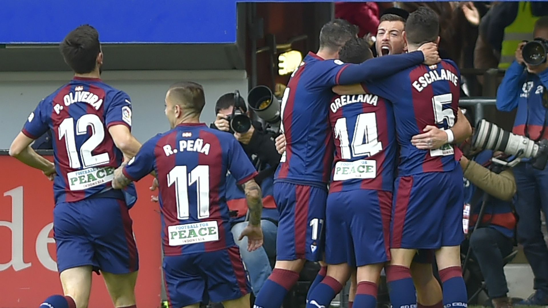 Eibar celebrate 2018-19
