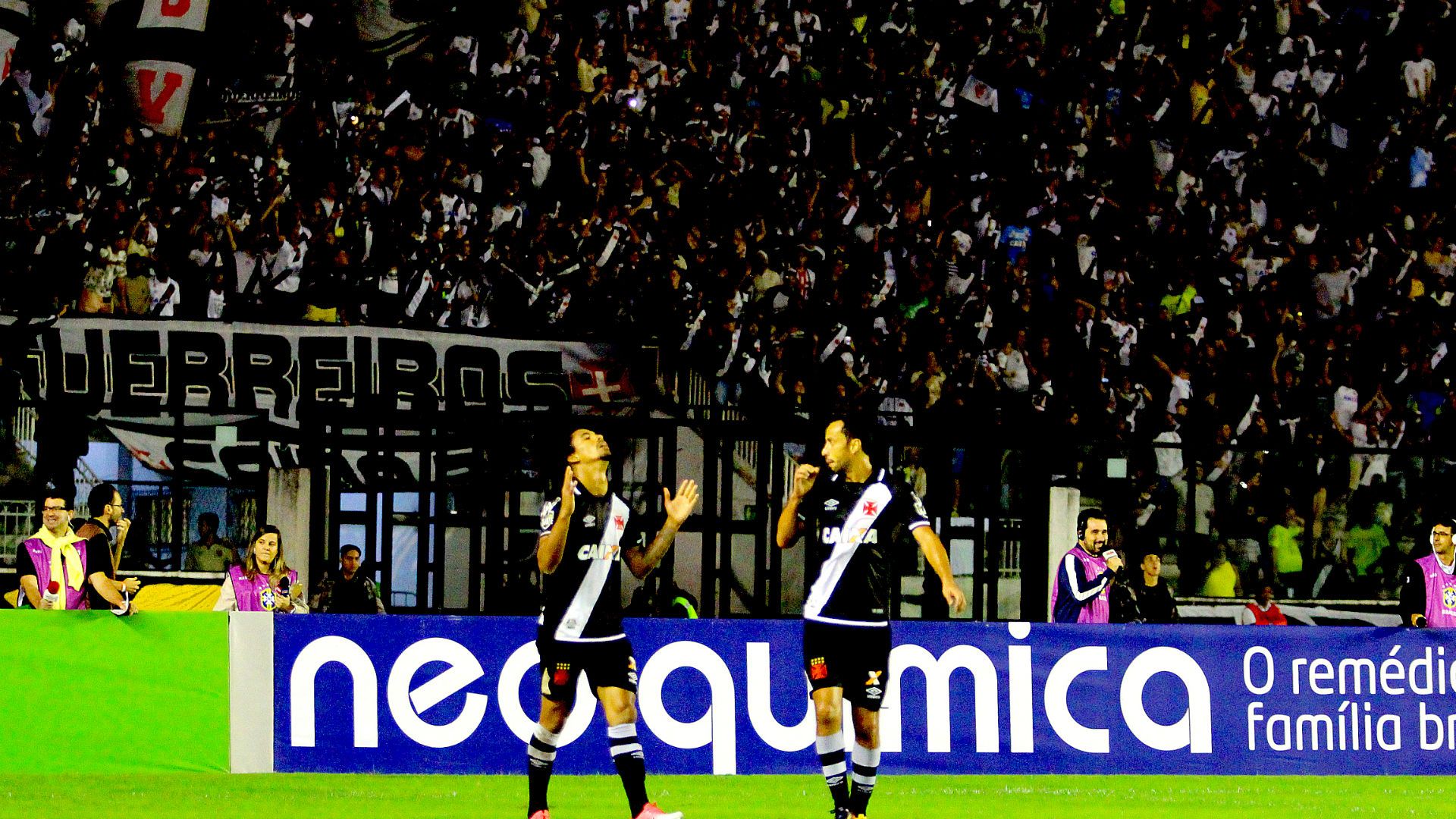 Douglas Nenê Vasco Brasileirão 19 06 2017