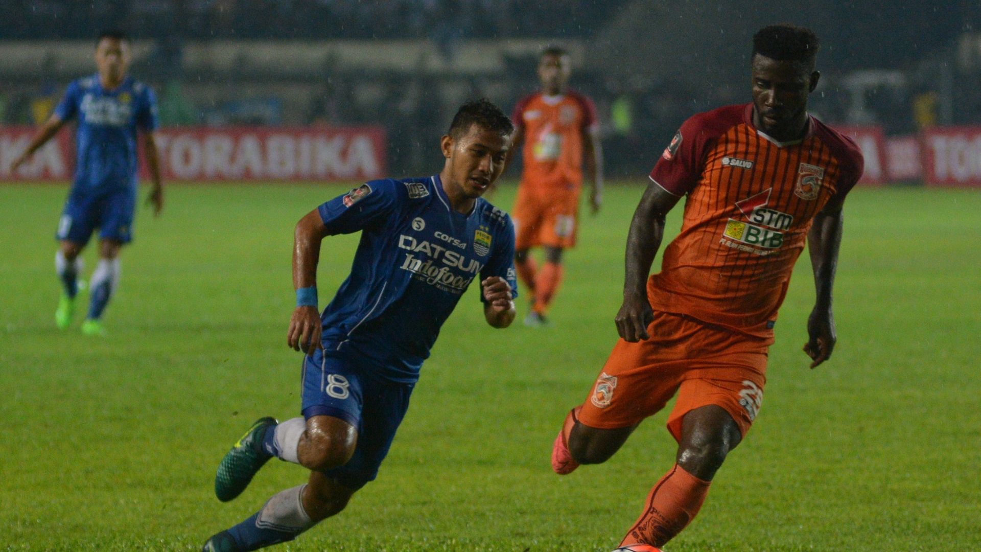 Gian Zola - Persib Bandung & Dirkir Glay - Pusamania Borneo FC