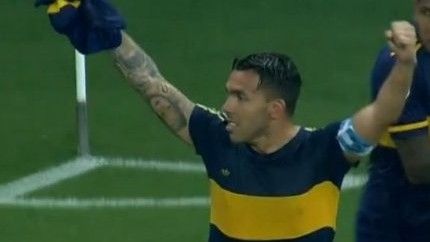 Captura TV Internacional Boca Carlos Tevez Homenaje Maradona Copa Libertadores 021220