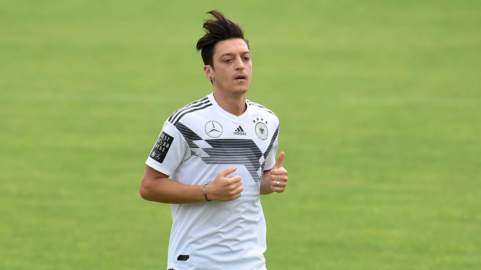Mesut-Özil-DFB-Training