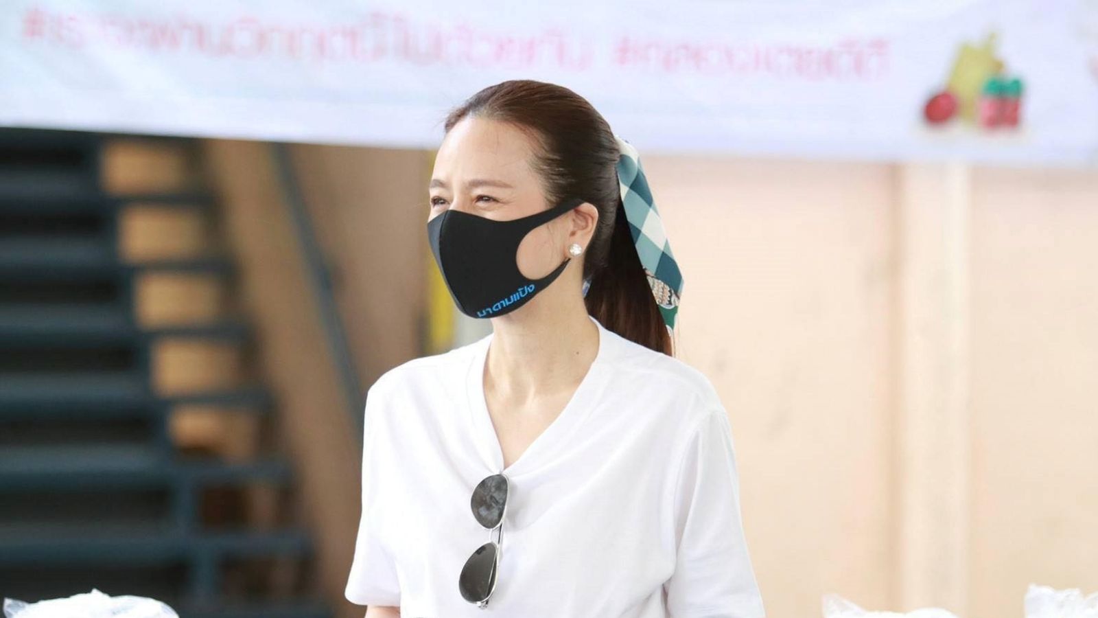 นวลพรรณ ล่ำซำ