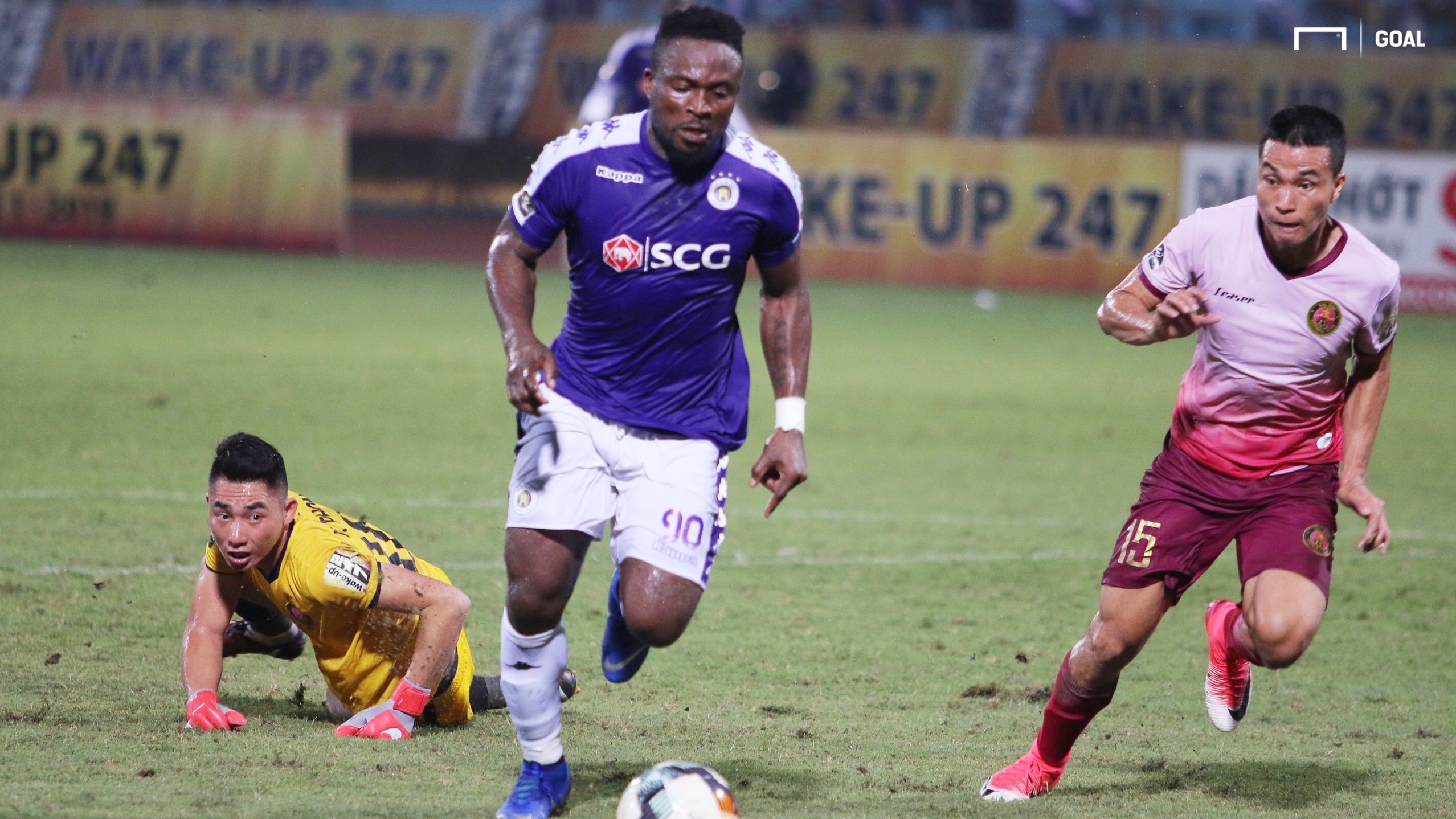 Ganiyu Oseni vs Trinh Duc Loi - Pham Van Phong Ha Noi FC vs Sai Gon FC Round 13 V.League 2019