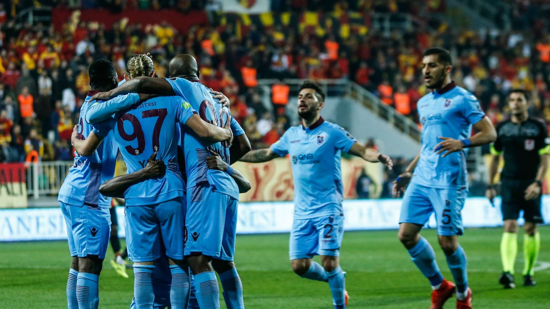 Goztepe Trabzonspor Hugo Rodallega 220219