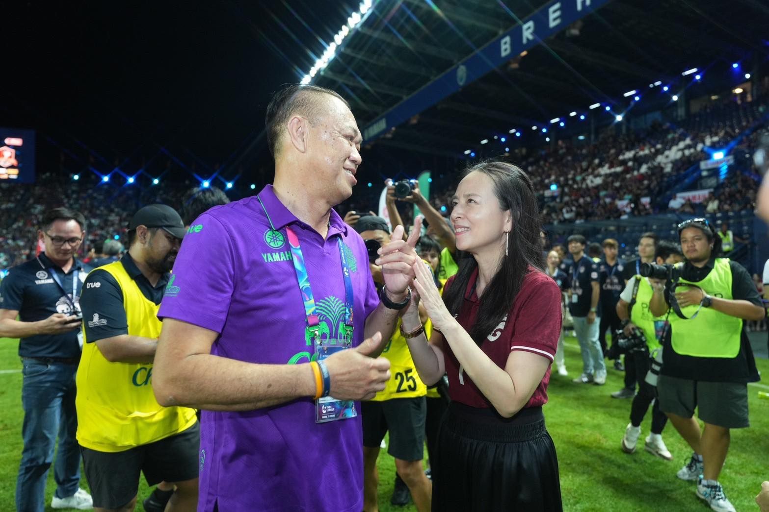 เนวิน ชิดชอบ, นวลพรรณ ล่ำซำ