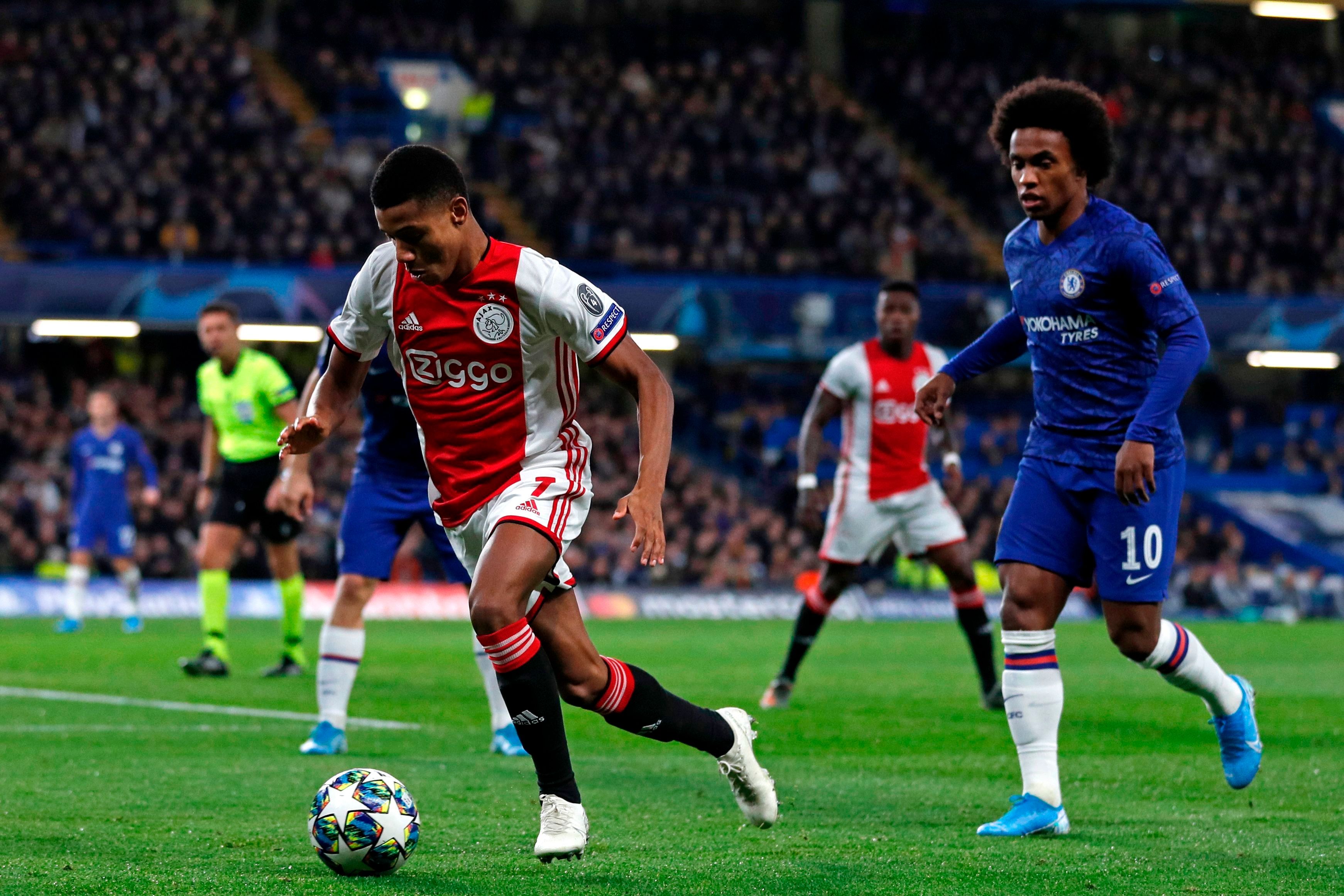 Neres Ajax Chelsea