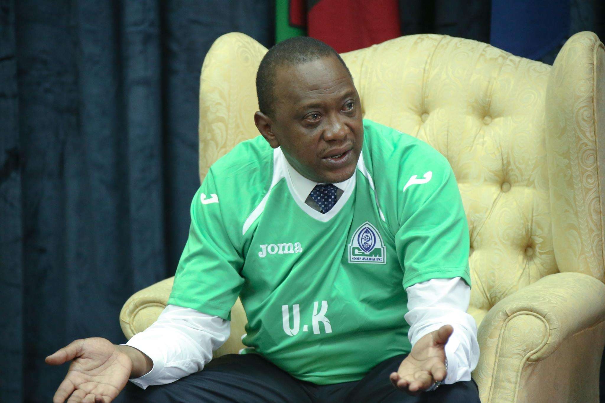 President Uhuru Kenyatta speaks to Gor Mahia players at State House
