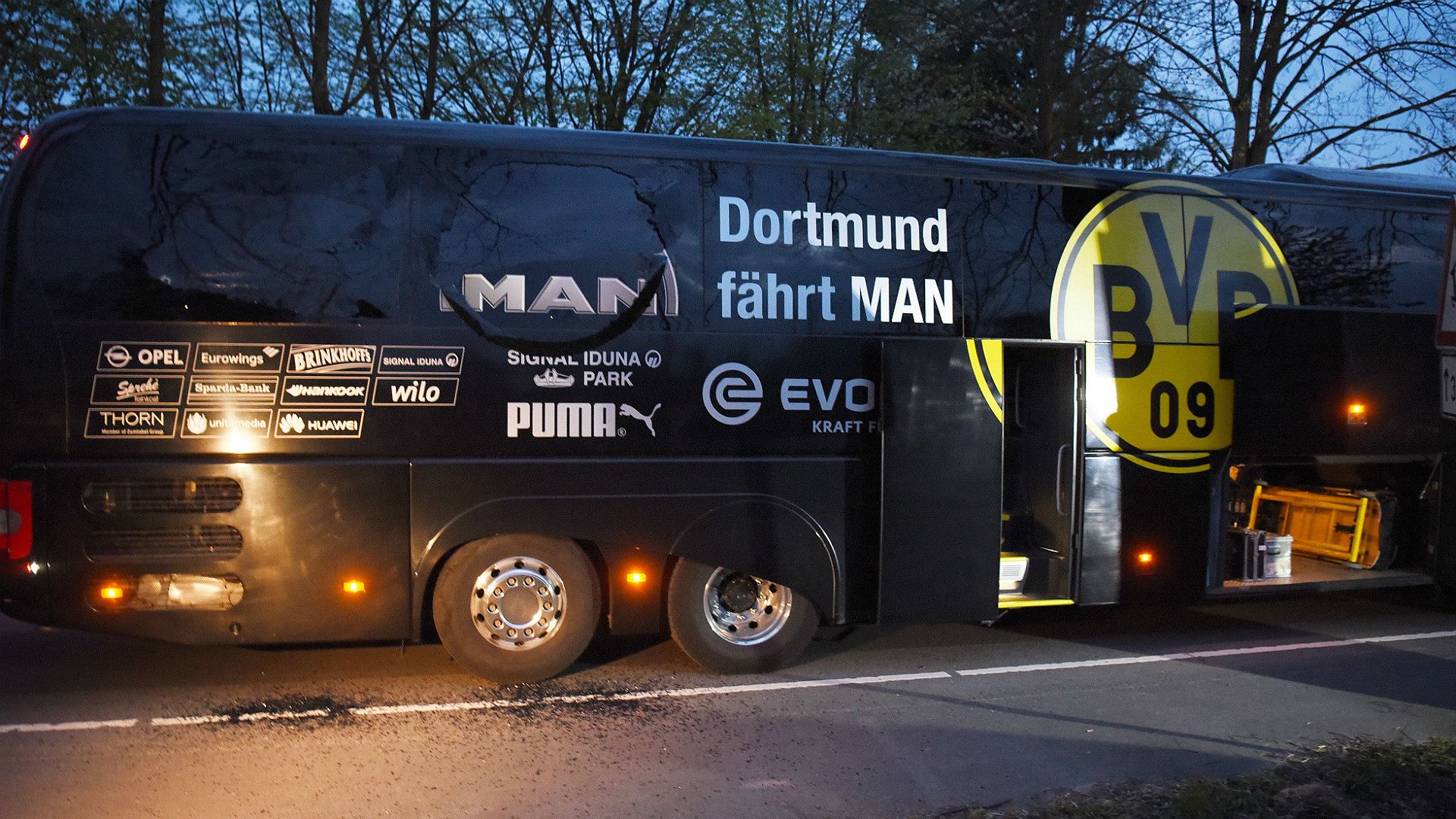 Borussia Dortmund bus