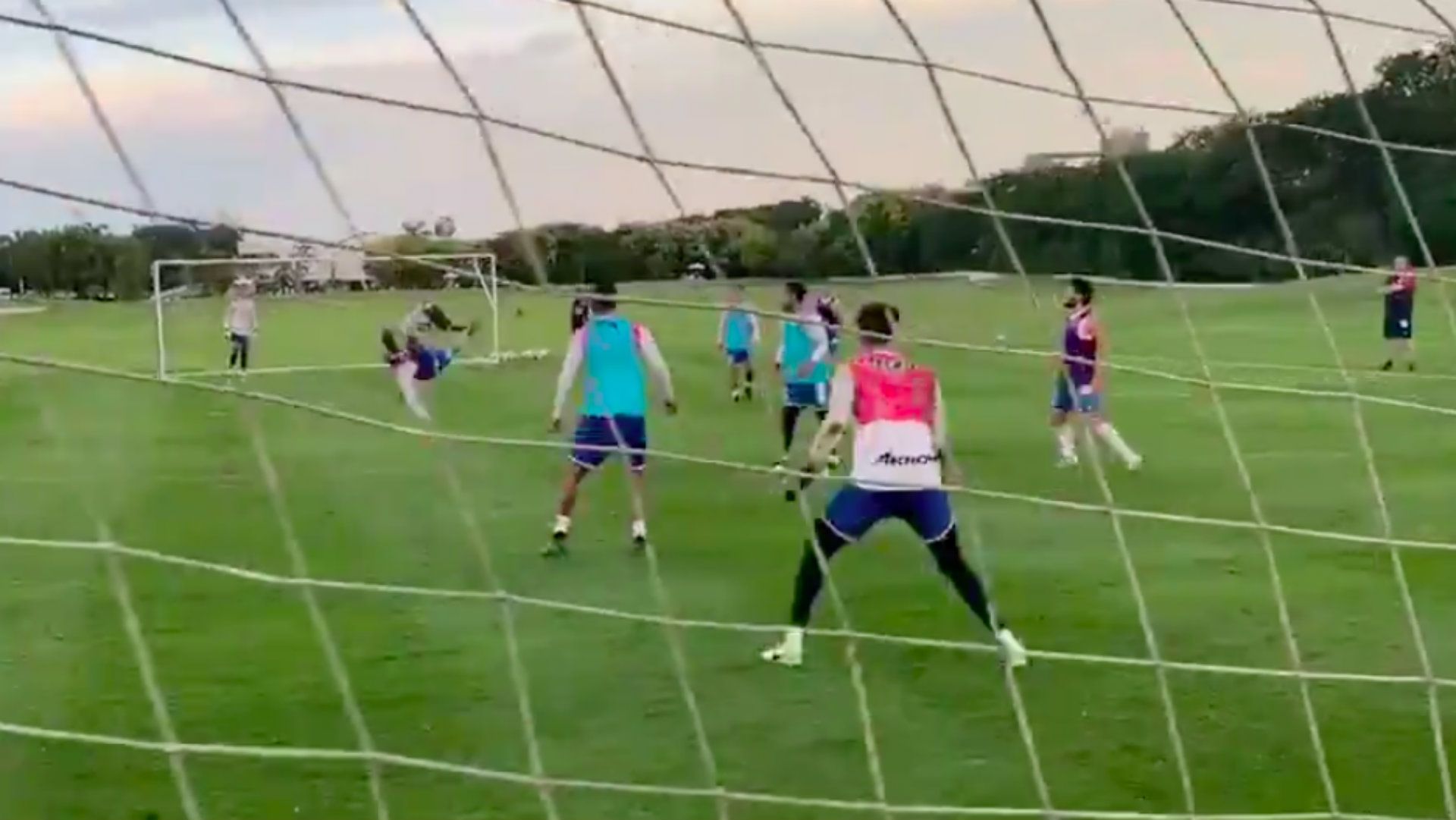 Golazo Guzmán Chivas