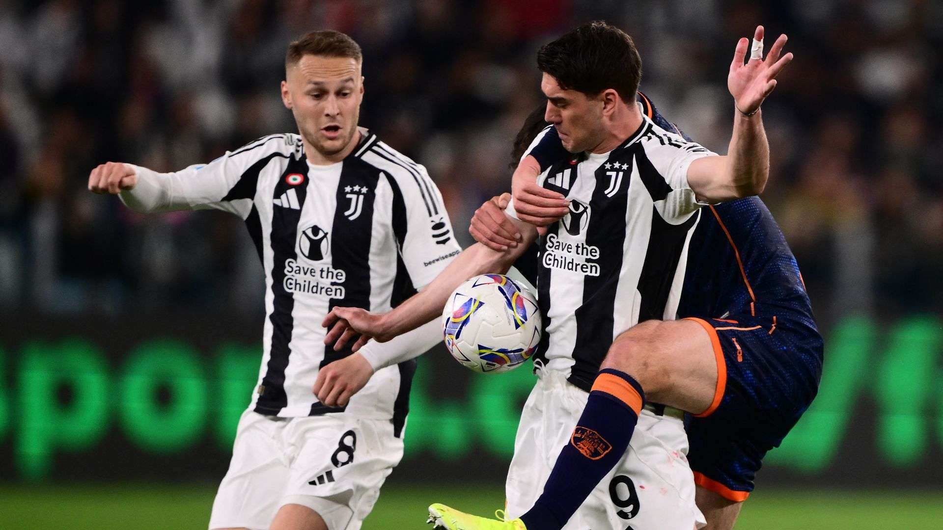 Dusan Vlahovic Teun Koopmeiners Juventus Lecce Serie A