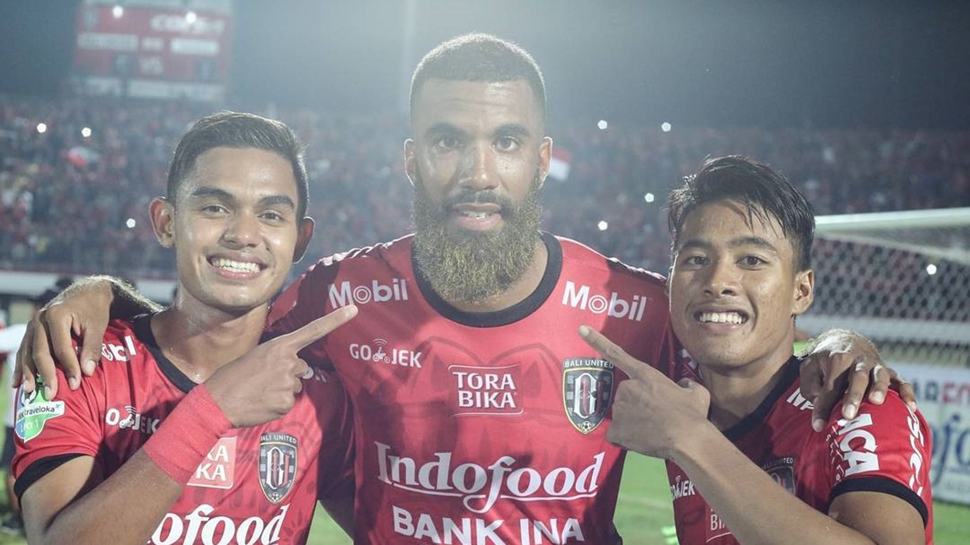 Selebrasi Sylvano Comvalius Miftahul Hamdi I Made Andhika Wijaya - Bali United