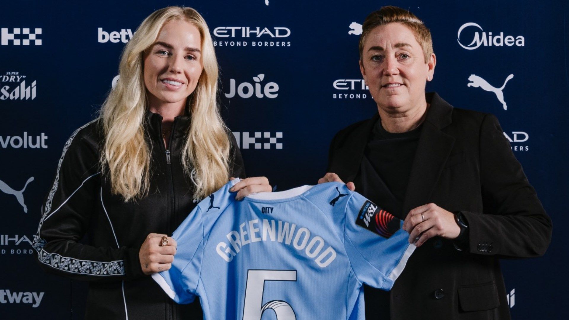Alex Greenwood Man City contract renewal 2025-26