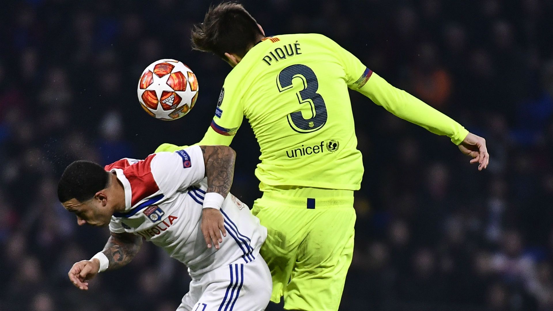 Memphis Depay Gerard Pique Lyon Barcelona Champions league 19022019