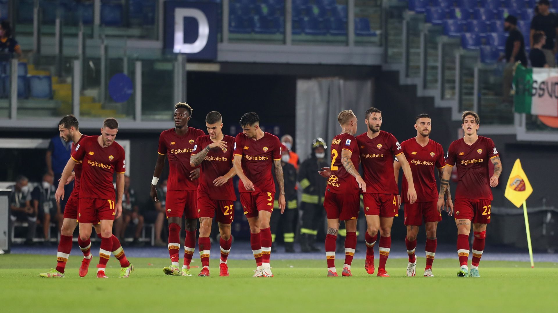 Roma players celebrating Roma Sassuolo Serie A