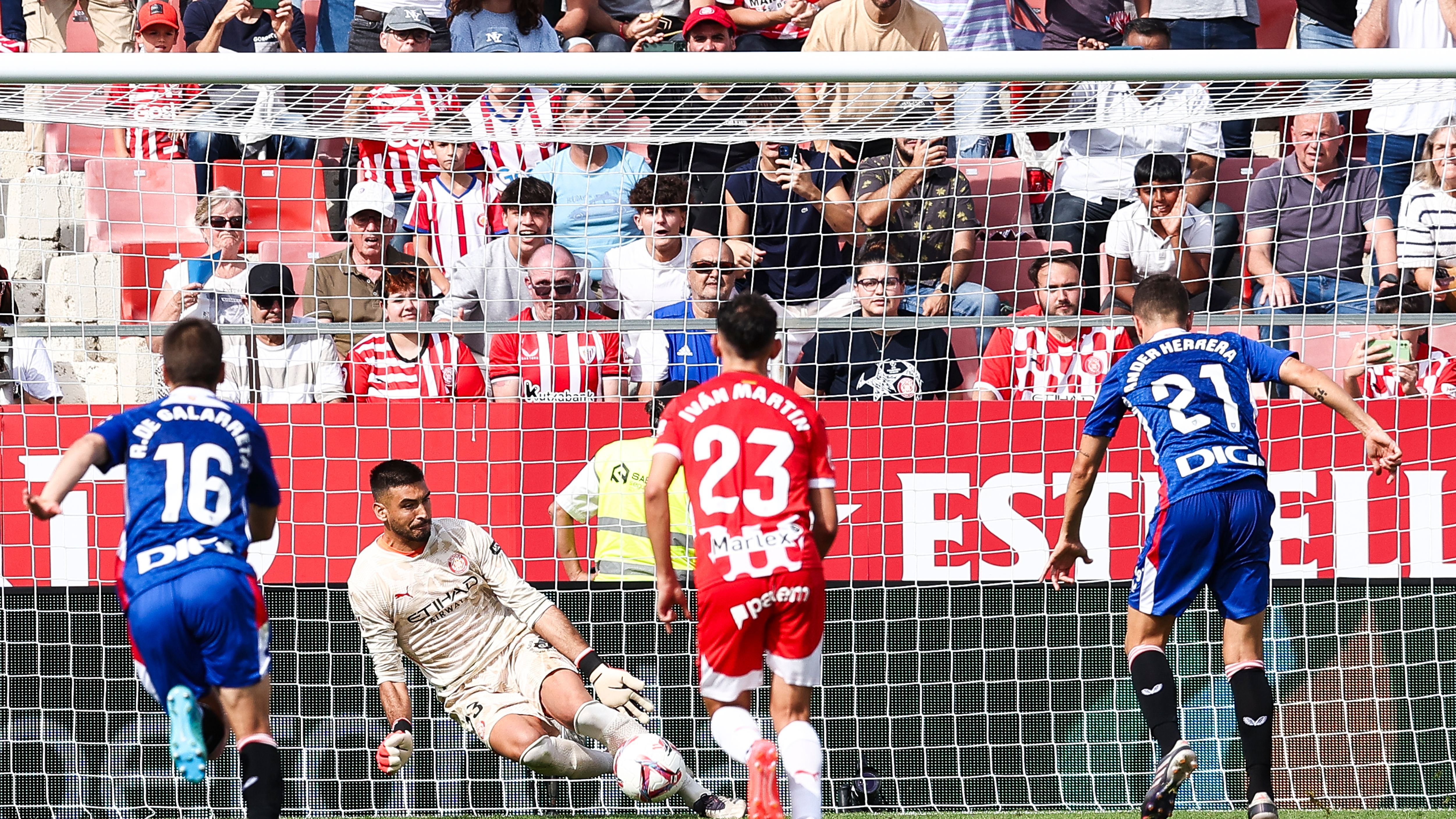 Paulo Gazzaniga Girona Athletic Club LaLiga 2024-25