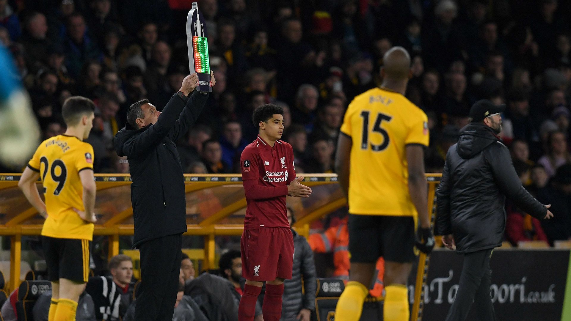 Ki-Jana Hoever Liverpool Wolves 2018/19