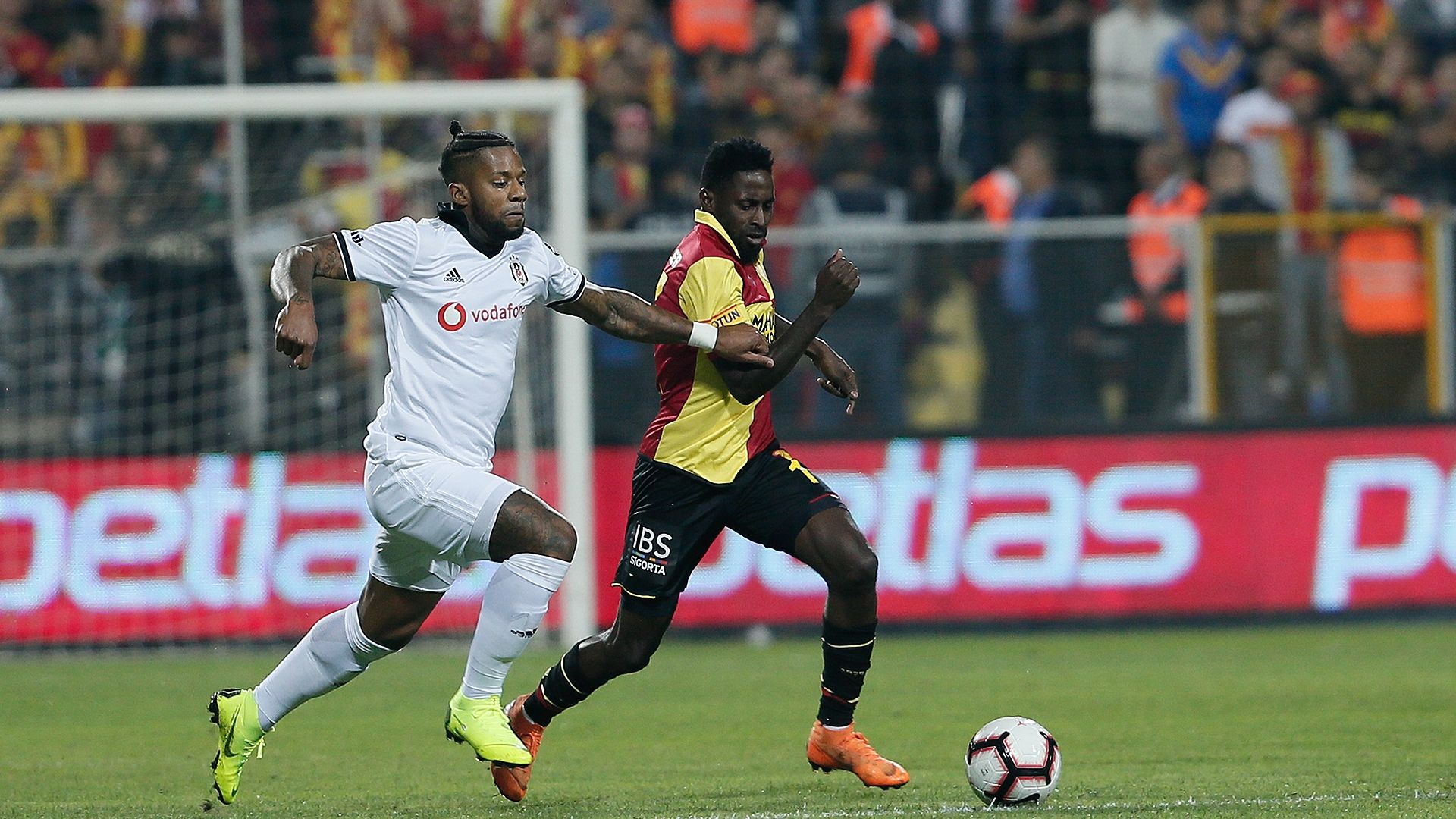 Jeremain Lens Andre Poko Goztepe Besiktas 10212018