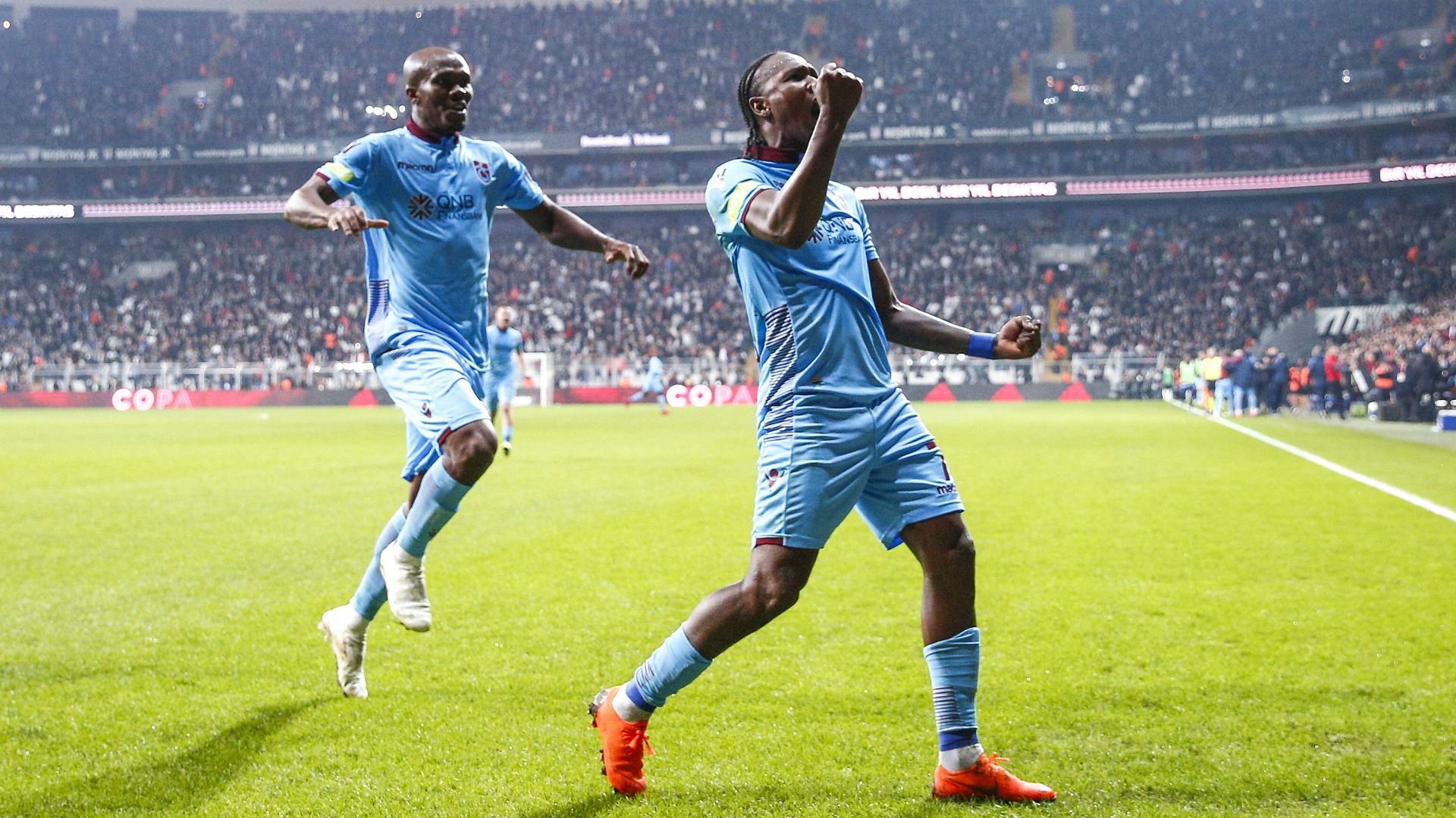 Hugo Rodallega Trabzonspor goal celebration vs Besiktas 12162018