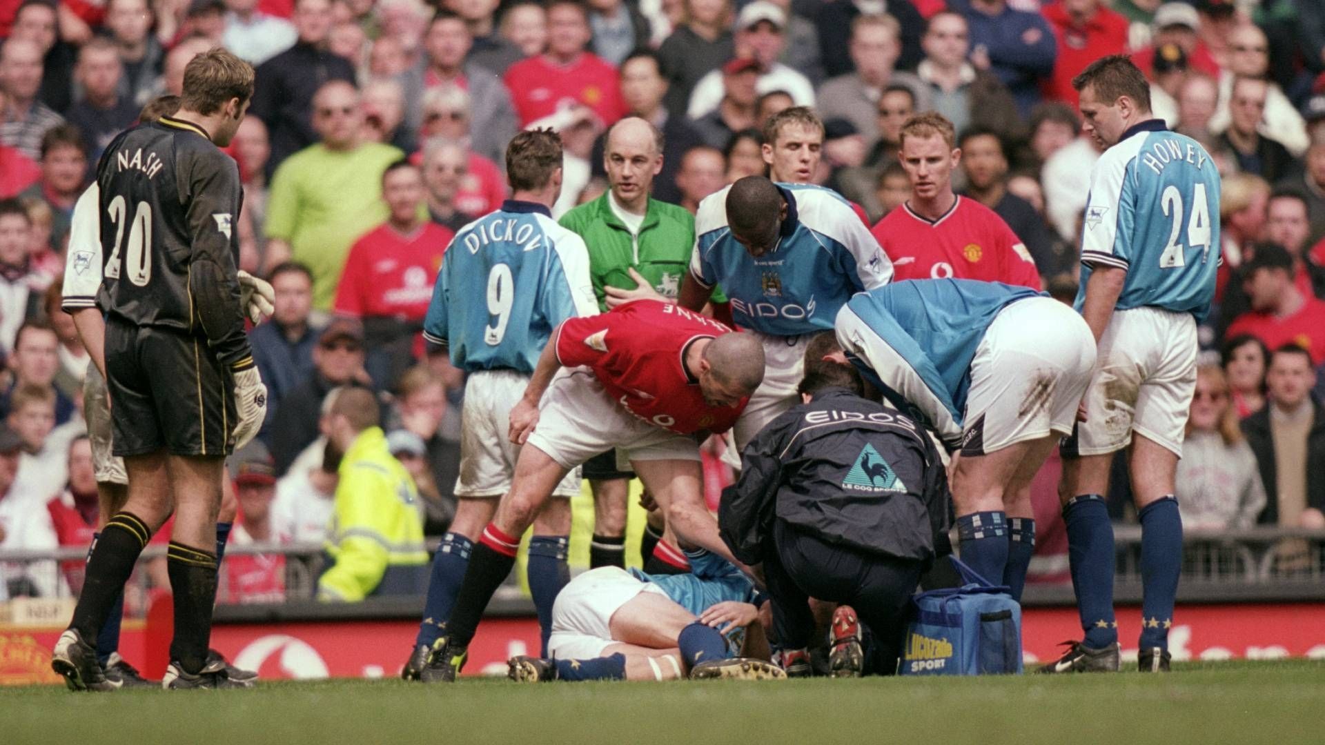 Roy Keane Alf-Inge Haaland Manchester City Manchester United 2001 Foul