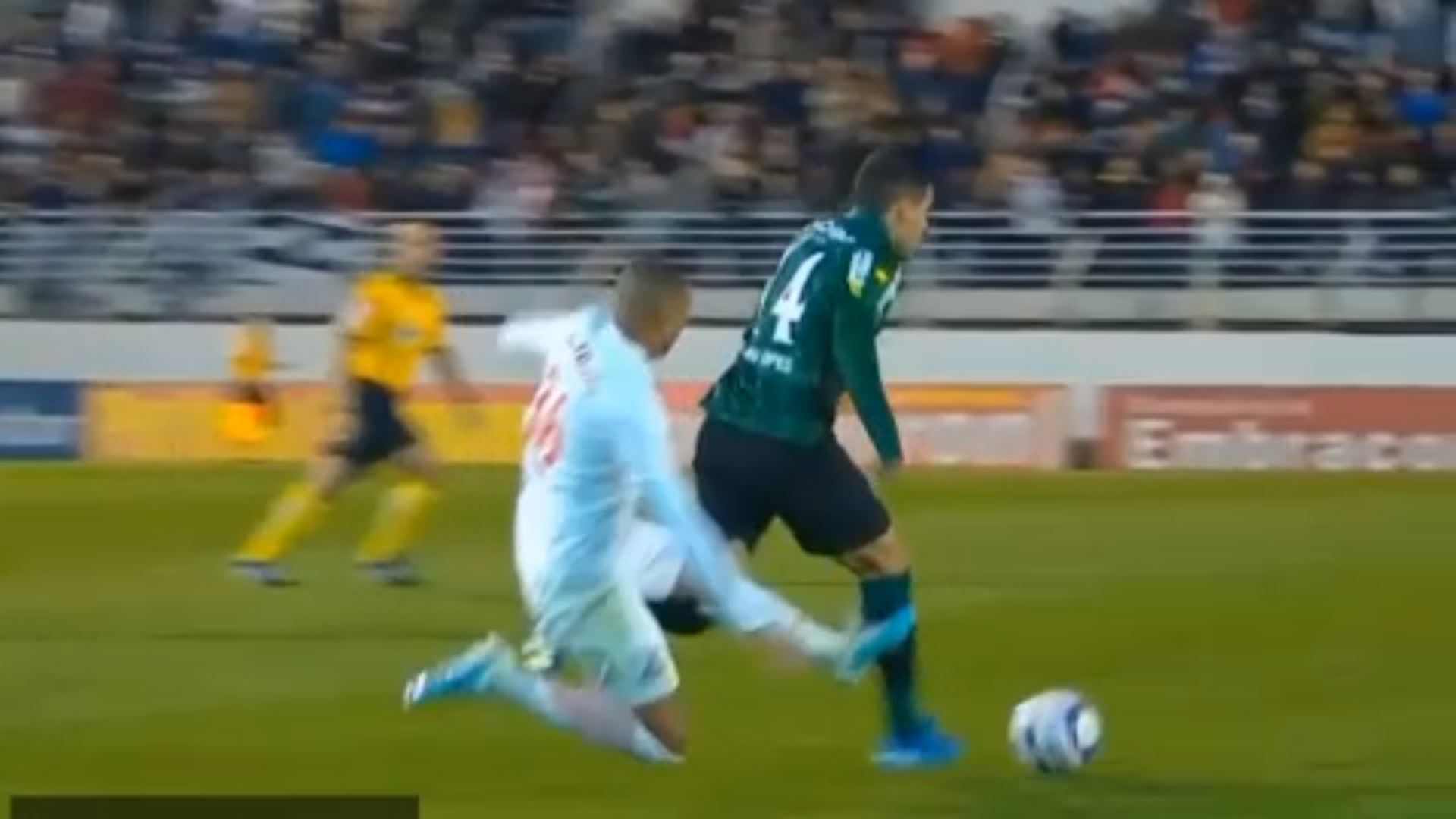 RB Bragantino foul Coritiba